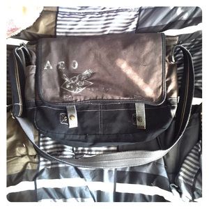 American Eagle NWOT messenger bag!💕