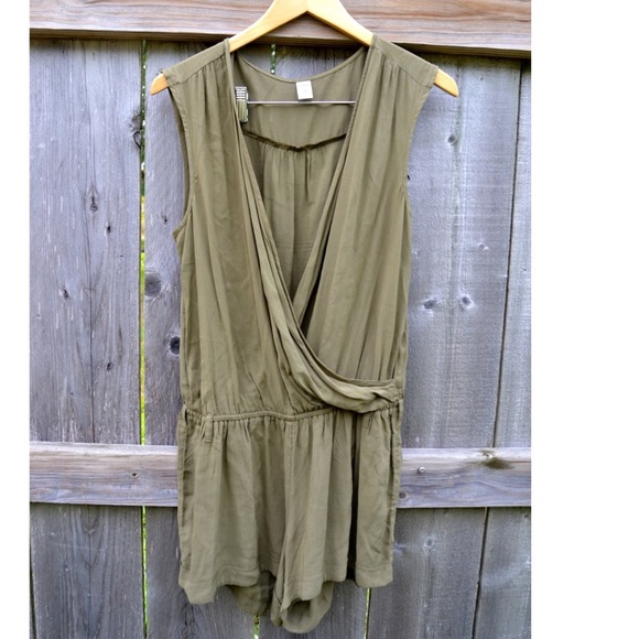 Army green romper 🌿