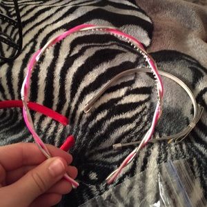 3 cute headbands never worn! Lip gloss holder.