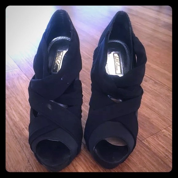 Wild pair Helena wp black pumps size 6