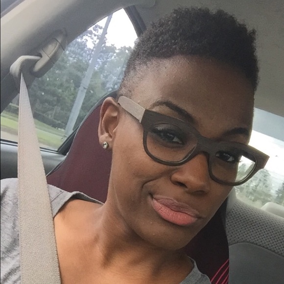 Meet your Posher, Shayna - Picture 1 of 1