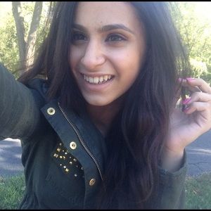 Meet your Posher, Nour