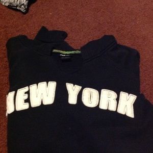 Black New York sweatshirt