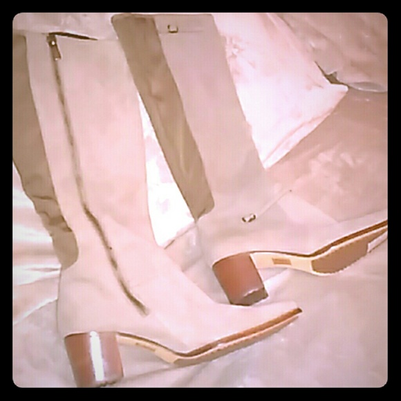 Timberland light brown suede boots