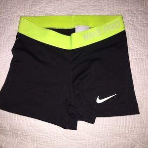 Nike Pros NWOT