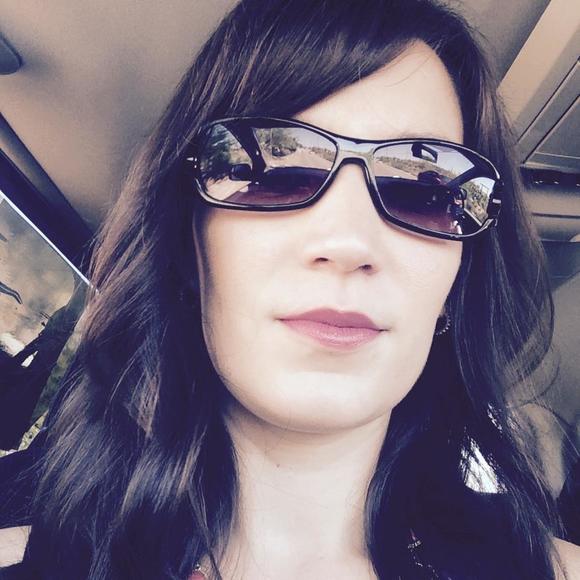 Meet your Posher, Candice