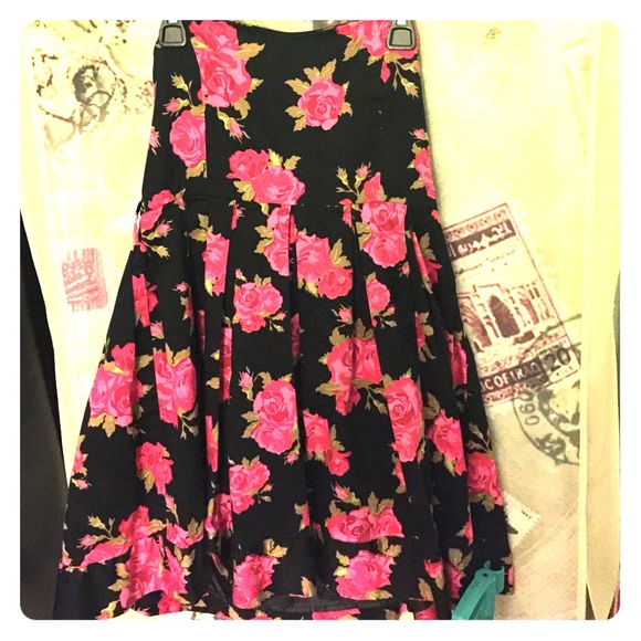 FOREVER 21 strapless dress