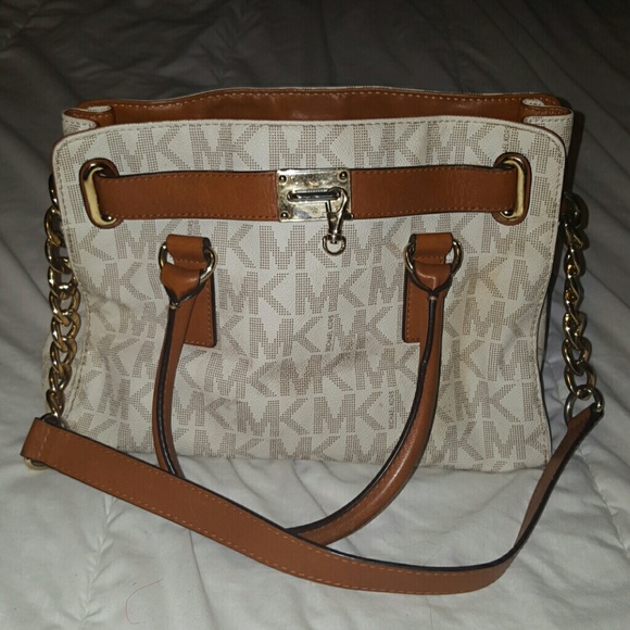 Michael Kors Handbags - Authentic Michael Kors purse