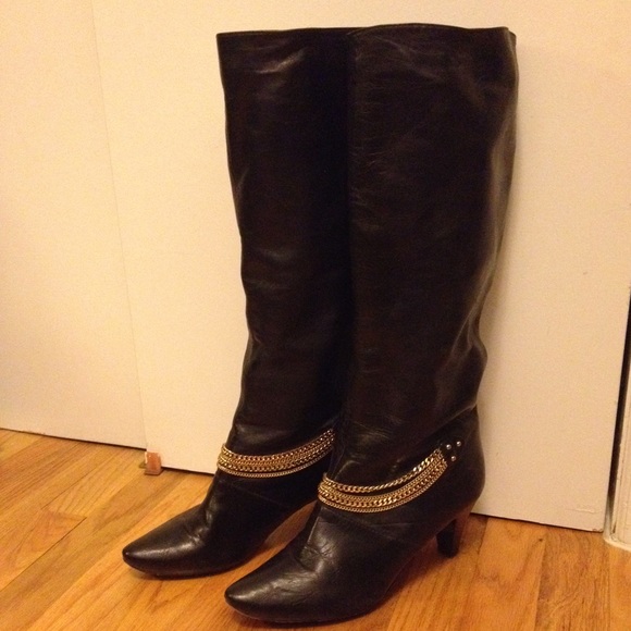 Marc by Marc Jacobs black leather boots w/chains