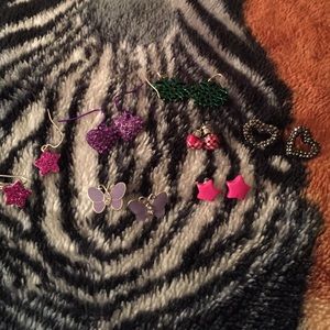 7 pairs of earrings