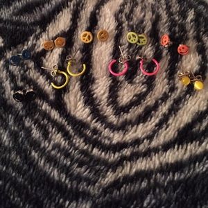 9 pairs of earrings