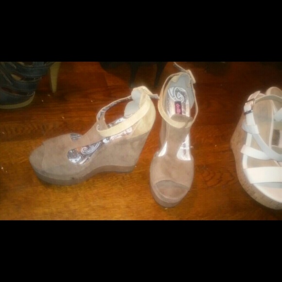 shoe - Picture 2 of 2