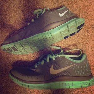 Nike free run sneakers mint/gray
