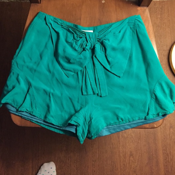Bow shorts - Picture 1 of 1