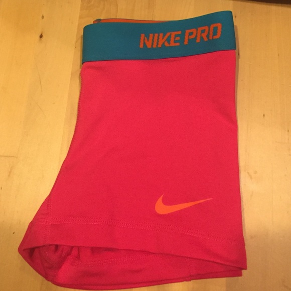 Pink nike spandex💪🏼