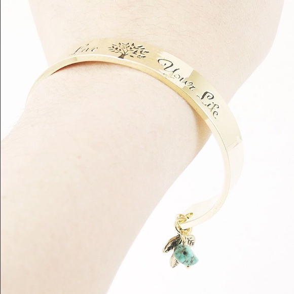 Live your life tree gold cuff bracelet - Picture 3 of 4