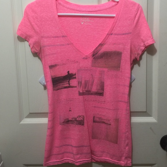 Pink American eagle shirt