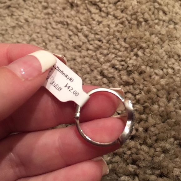 ring - Picture 4 of 4