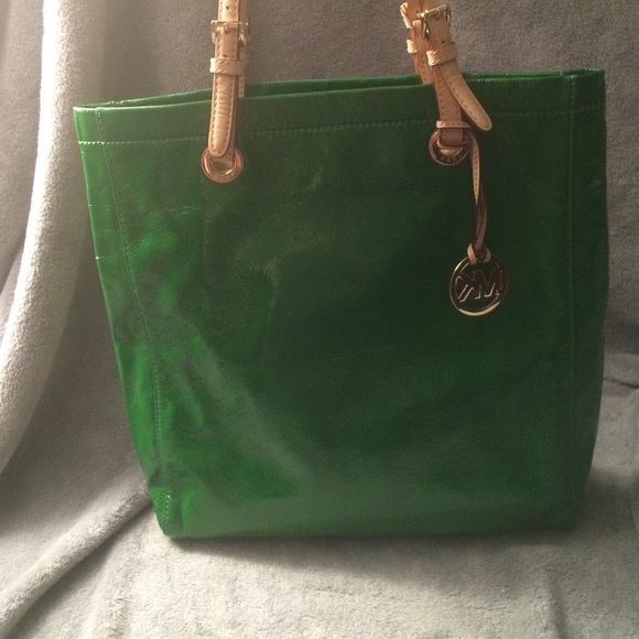 🌟🌟 SALE Green MK Bag🌟🌟