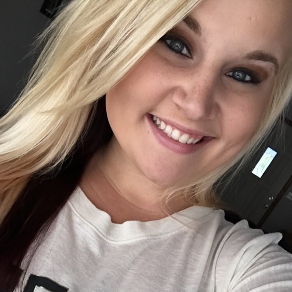 Meet your Posher, Taylor - Picture 1 of 1