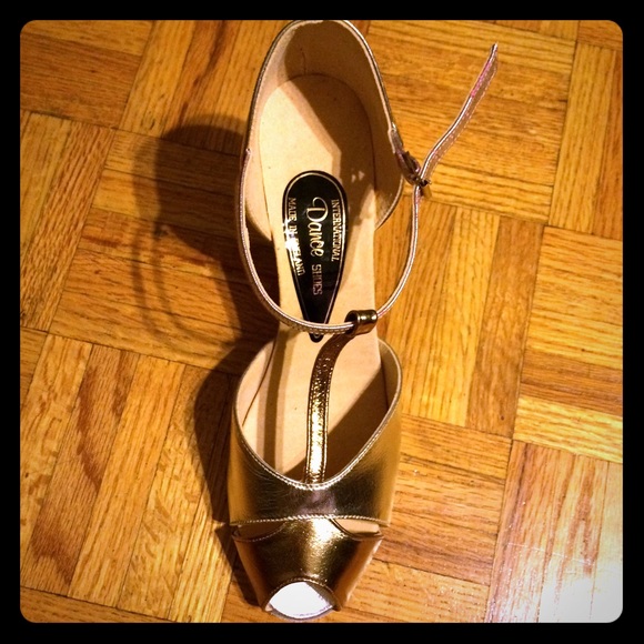 Ballroom dance shoes