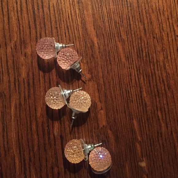 Earrings - Picture 1 of 1