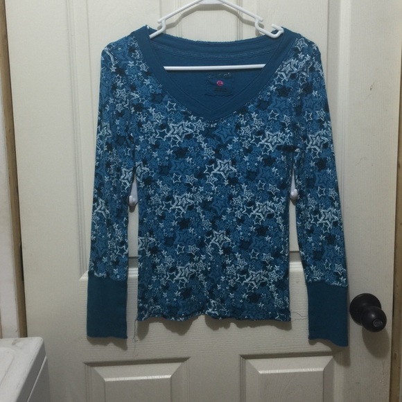 Long sleeve thermal material.