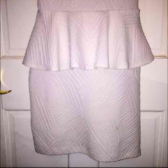 White peplum dress - Picture 2 of 3