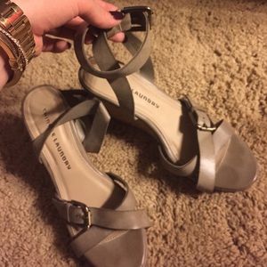 Chinese laundry wedges