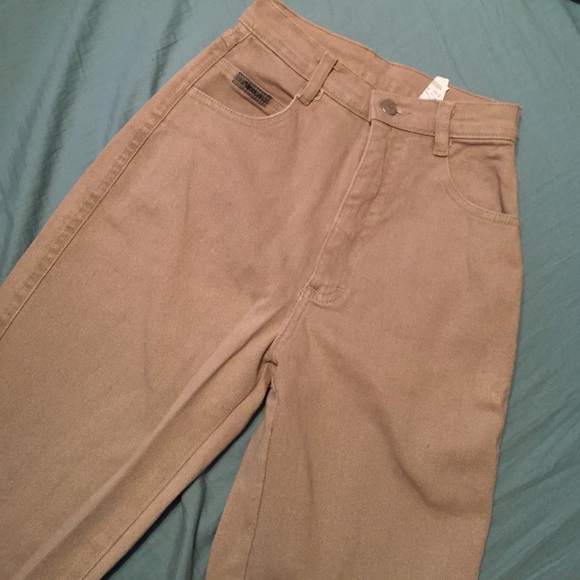 High waisted tan pants !