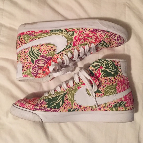 SOLD 🚫 NIKE iD ROSE limited edition sneakers