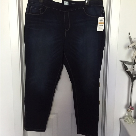 Denim stretch jeans.