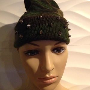 Brandy Melville Studded Camo Beanie