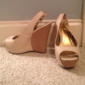 Nude and bamboo wedge