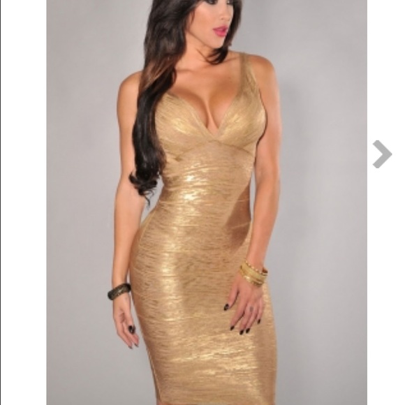 Gold dress ❤️