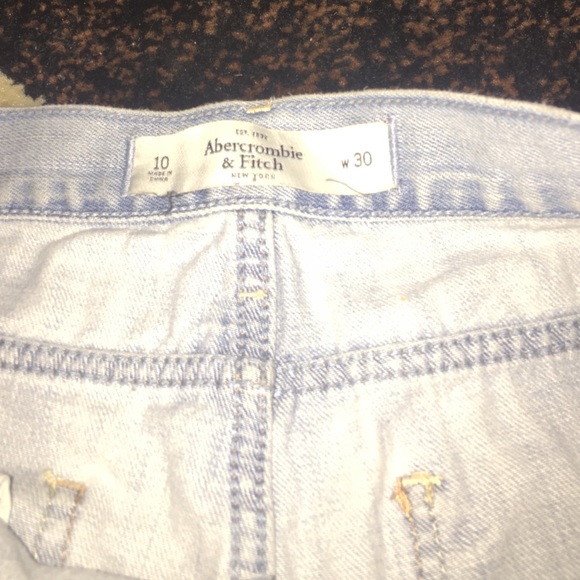 Abercrombie & Fitch shorts - Picture 3 of 4