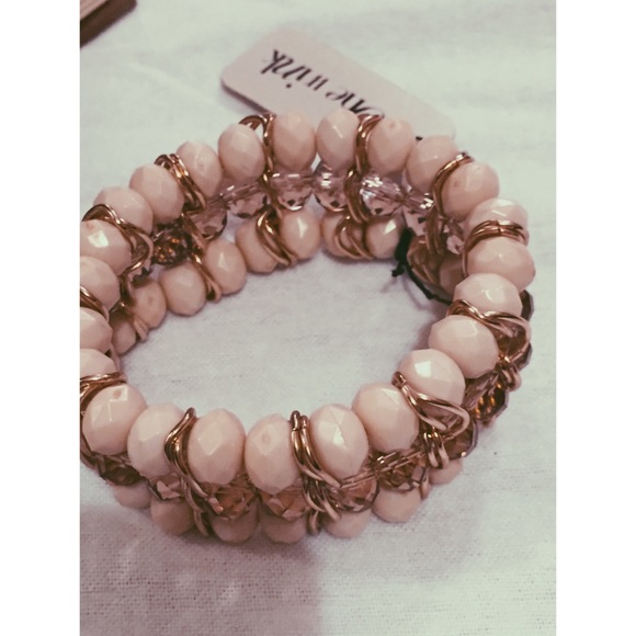 NWT Gold and Tan Beaded Metal Bracelet