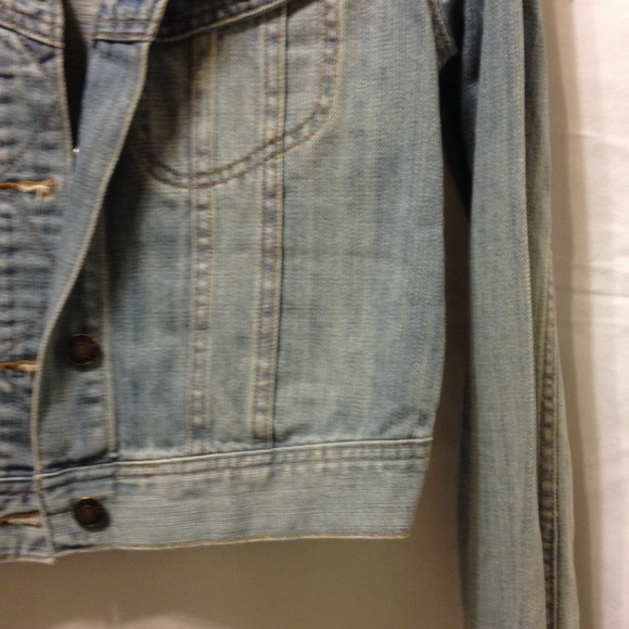 Forever 21 light wash jean jacket - Picture 3 of 4