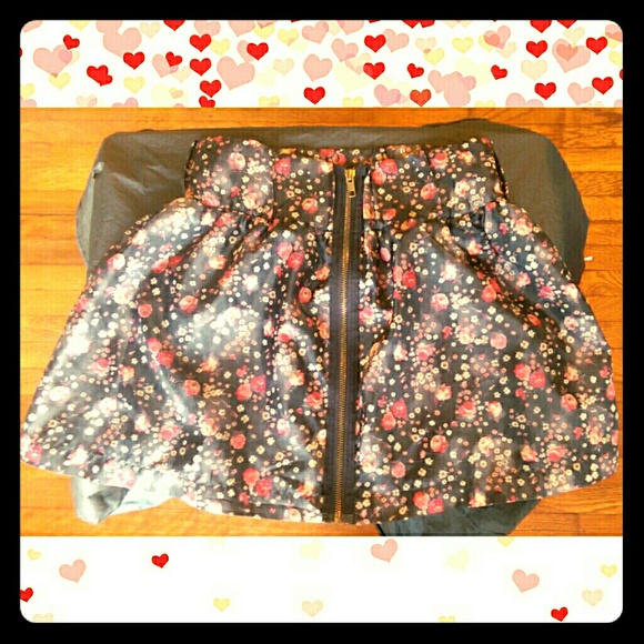 Flouncy Flare Front Zip Floral Skirt