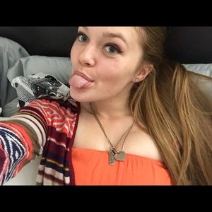 Meet your Posher, Hannah