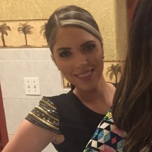 Meet your Posher, Yanet