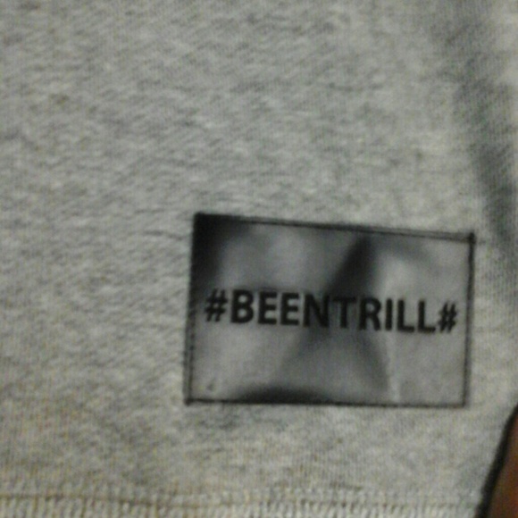 Sweatshirt - Picture 2 of 2