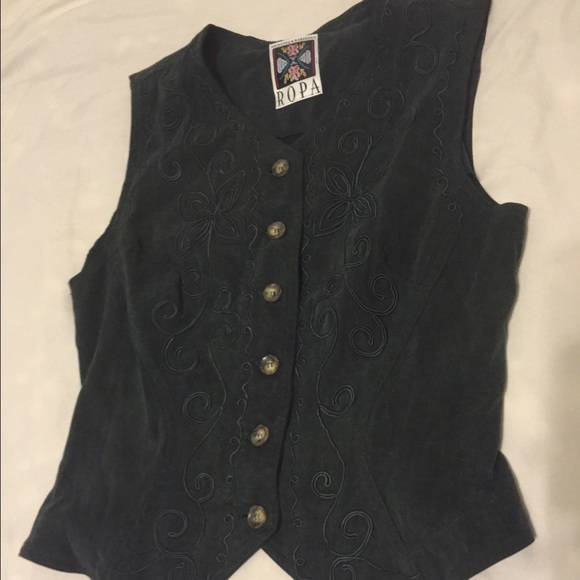 Accented Vest - Picture 1 of 2