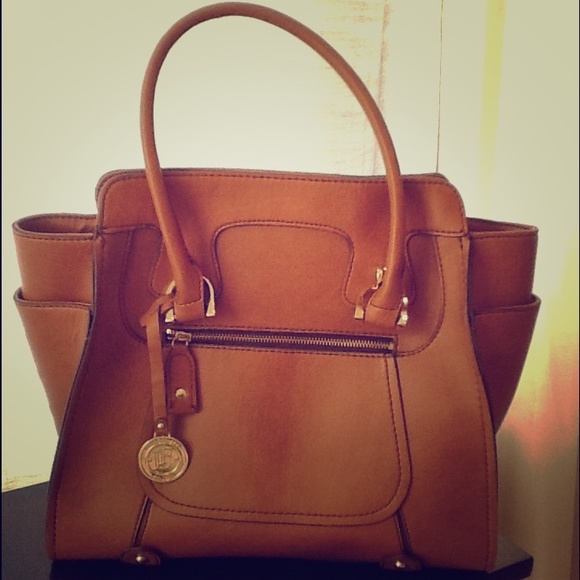 London Fog leather handbag! sturdy, good size!