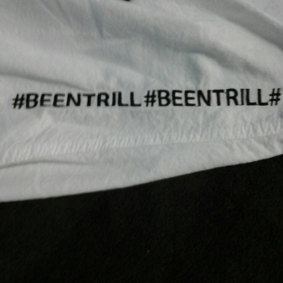 Button up - Picture 2 of 3