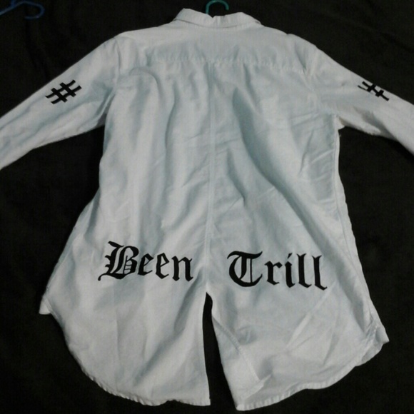 Button up - Picture 3 of 3