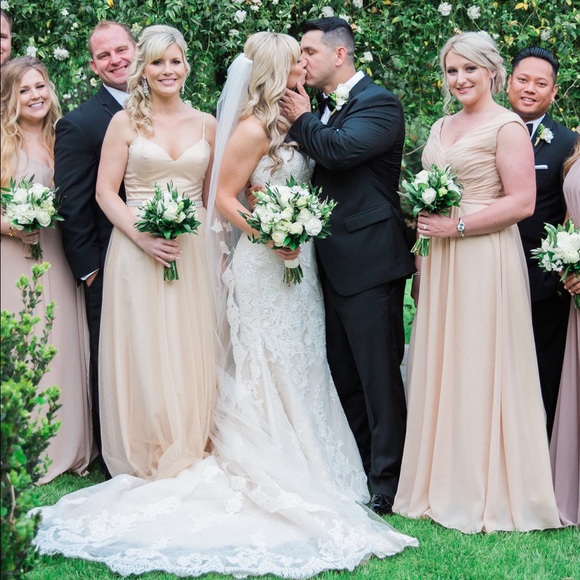 Hello! Welcome to my closet!😊 - Picture 5 of 15