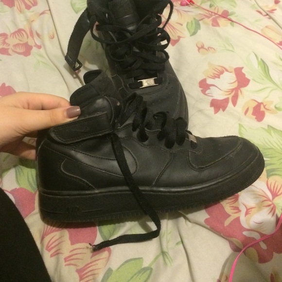 SALE FOR TODAY ONLYNike high top Air Force 1 black