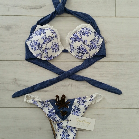 SOLD! Beach Bunny  Sweet Emoition Bikini - Picture 1 of 2