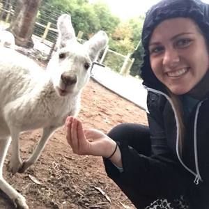 Meet your Posher, Abby